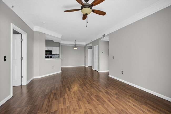 Foto del edificio - 6204 Myrtlewood Cir W