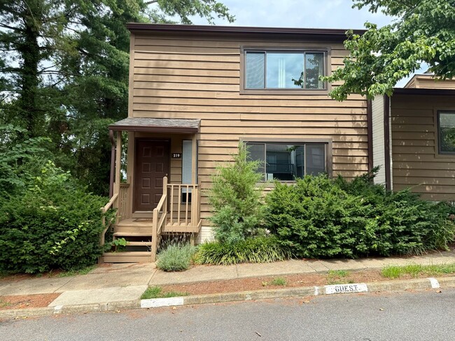 Building Photo - 319 Harvest Dr