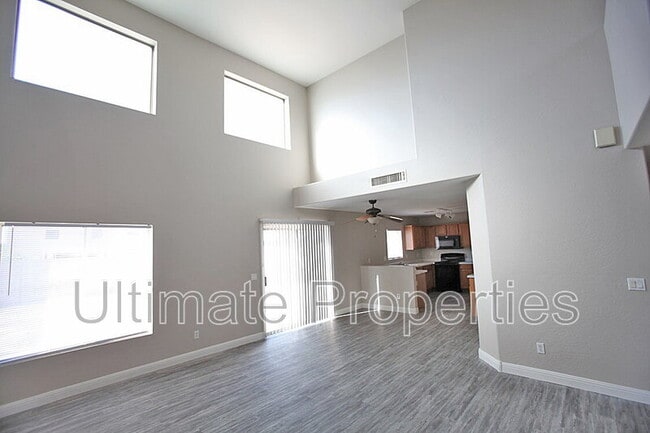 Foto del edificio - 12301 W Columbine Dr