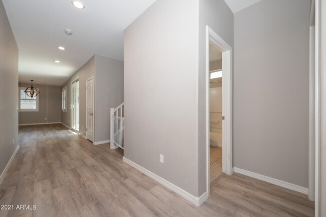 Building Photo - 209 Roadrunner Dr