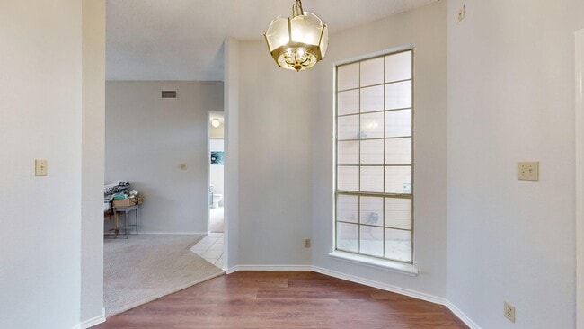 Building Photo - 2089 Bronco Ln