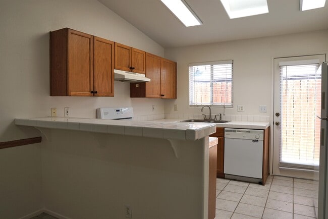 Building Photo - 52905 Avenida Rubio