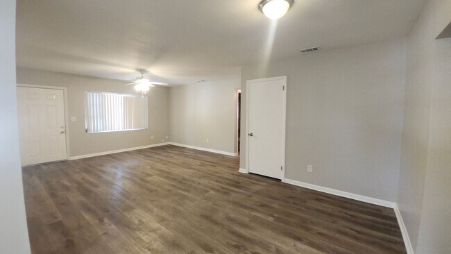 Foto del edificio - 908 Westmore Ave