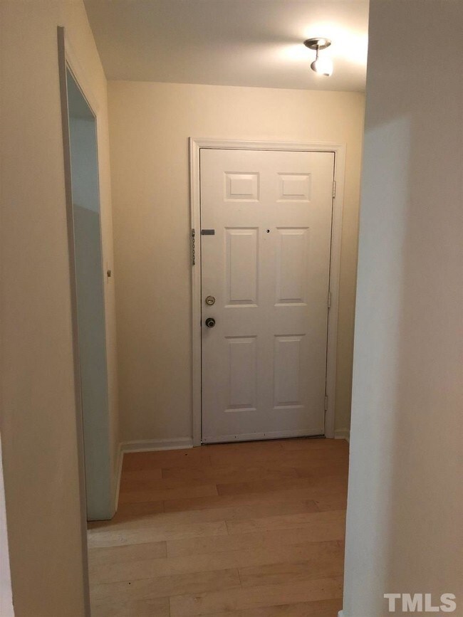 Foto del edificio - 1000 Brighthurst Dr