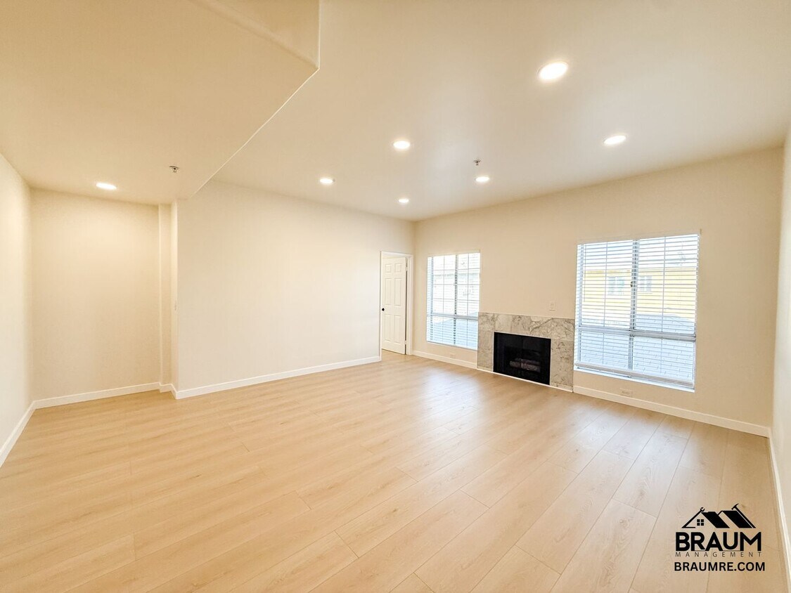 Foto principal - 11035 Moorpark St