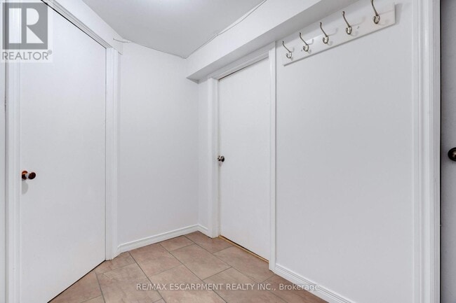 Building Photo - 2217 Ghent Ave