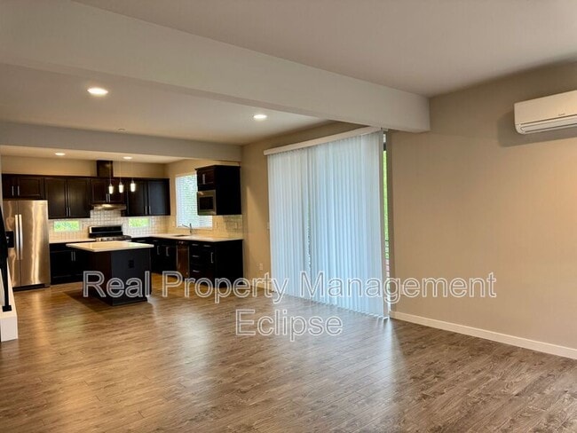 Foto del edificio - 729 112th St SW