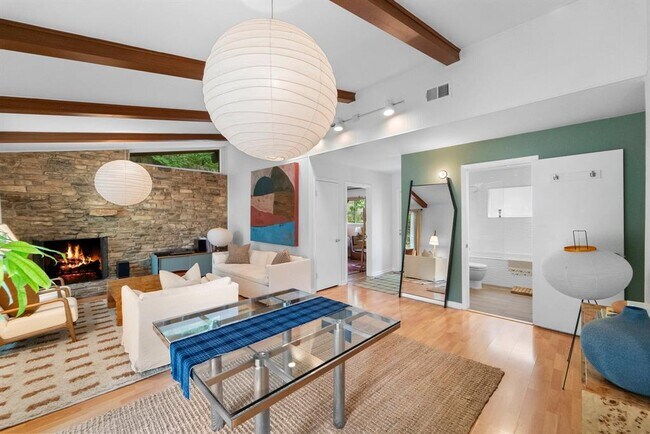 Foto del edificio - 2402 Rockingham Cir
