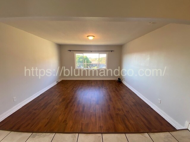 Building Photo - 3195 White Cir