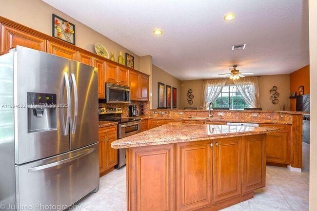 Foto del edificio - 5289 NW 112th Way