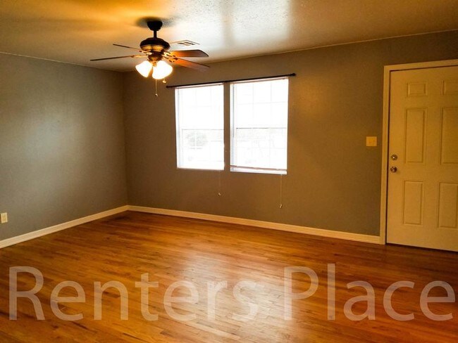 Foto del edificio - 110 W 9th St