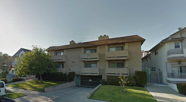 Building Photo - 10753 Lawler St