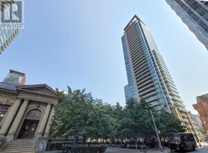 Building Photo - 18-2218 Yorkville Ave