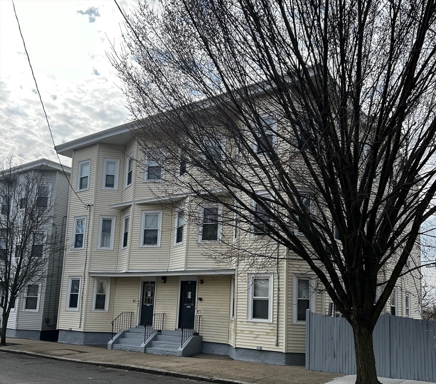 43 Louis St Unit 2, Chelsea, MA 02150 Room for Rent in Chelsea, MA