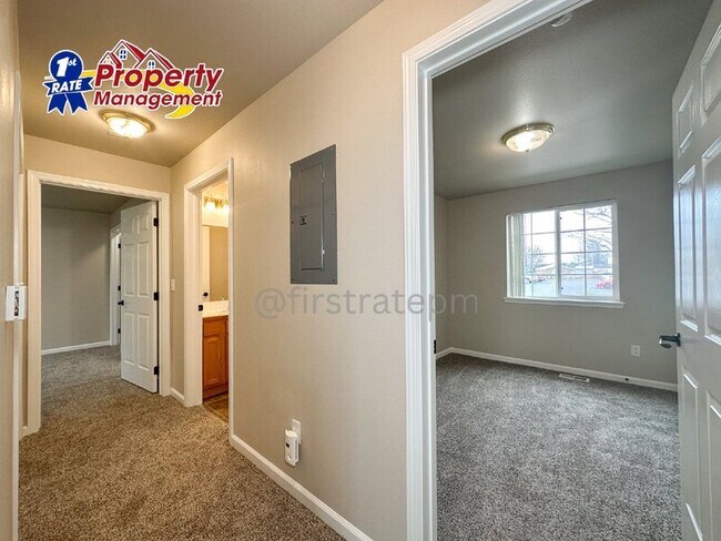 Building Photo - 10174 W Garverdale Ln