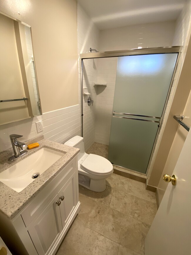 1st bathroom - 3333 Clement St
