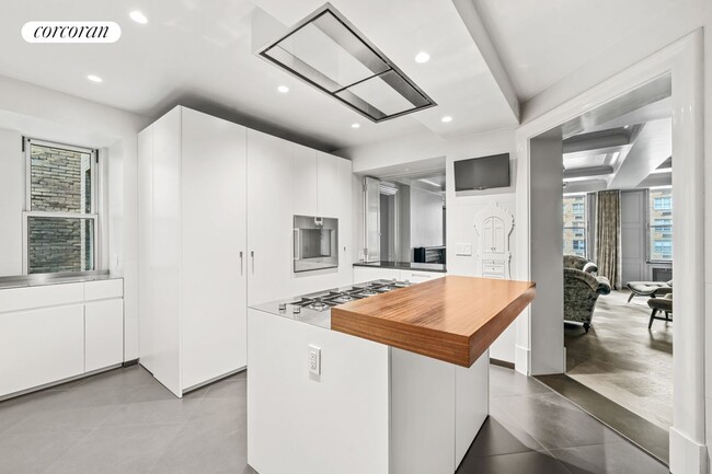 Building Photo - 71 Park Ave