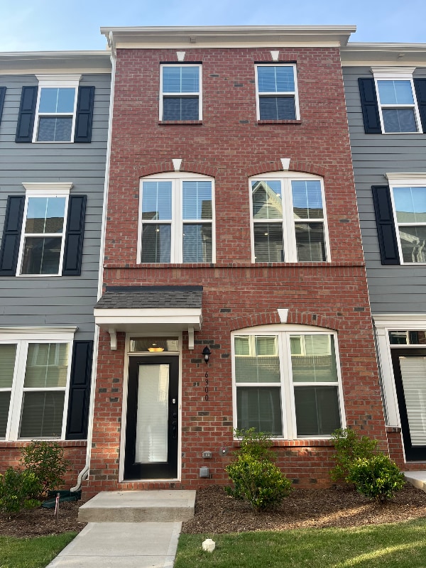 Building Photo - 6300 Cleburne Ct