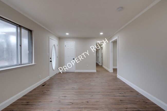 Building Photo - 19 Diamond Dr