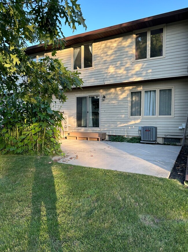 Foto del edificio - 3632 Cedarwood Ct