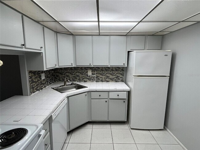 Foto del edificio - 2700 Coconut Bay Ln