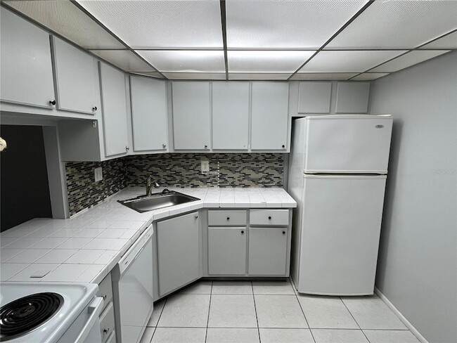 Building Photo - 2700 Coconut Bay Ln