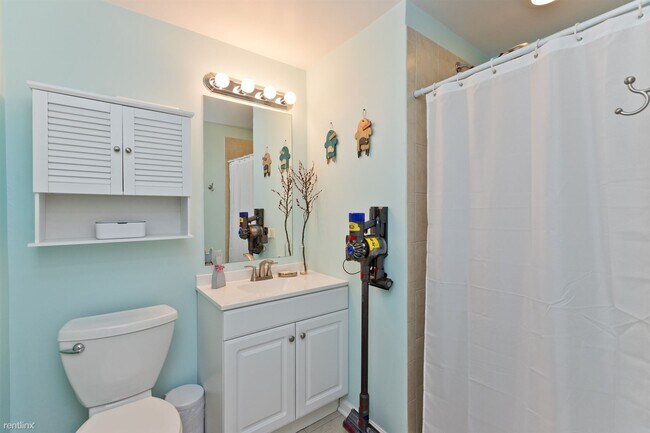Foto del edificio - 2 br, 2 bath Condo - 1122 W Catalpa Ave
