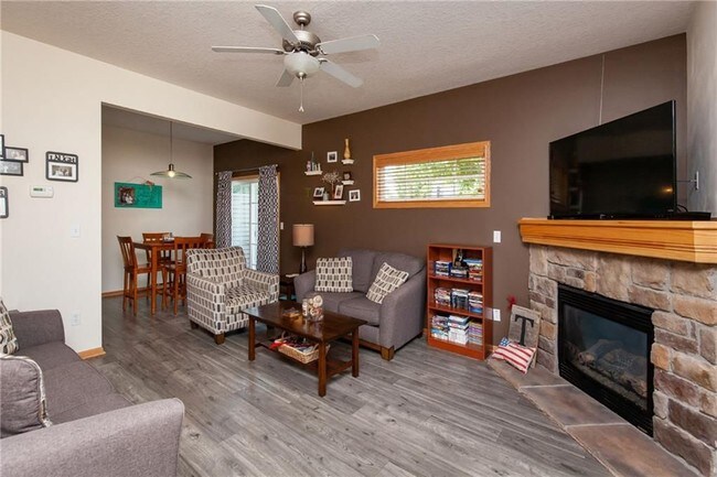 Foto del edificio - 946 Red Hawk Way SE