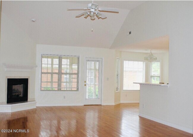 Building Photo - 1312 Ivory Ct