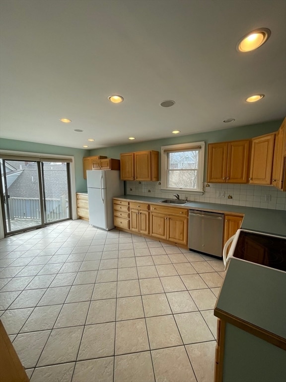 6 Beacon St Unit 1, Gloucester, MA 01930 Room for Rent in Gloucester