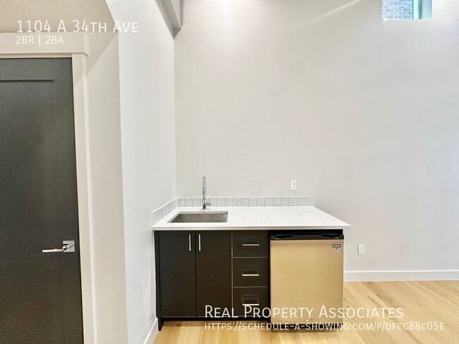 Building Photo - 1104 A 34th Ave