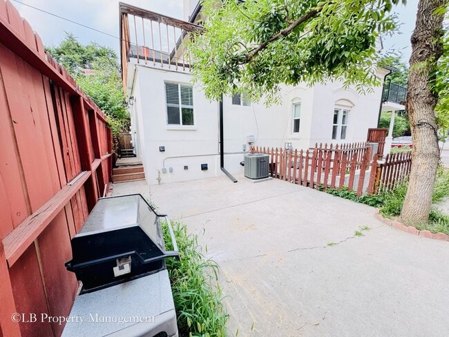 Building Photo - 1107 N Downing St