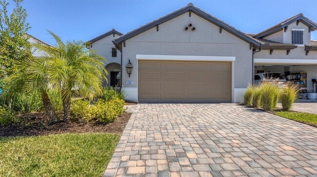 Building Photo - 690 Allora Ave