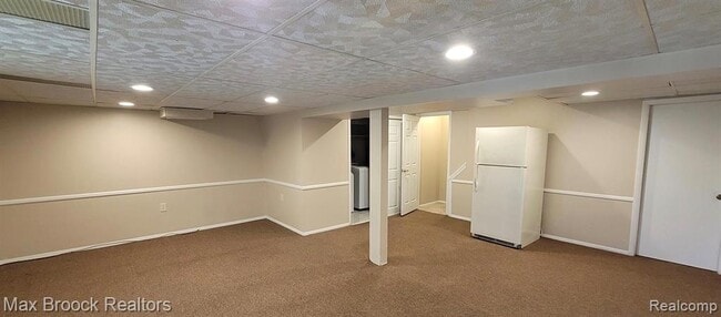 Building Photo - 7416 Azalea Ct