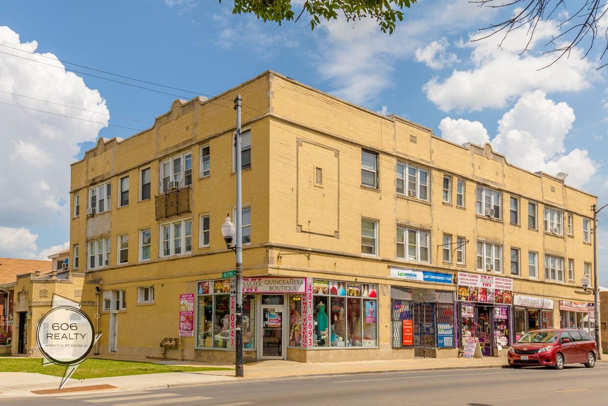 Primary Photo - Renovated Belmont Gardens/Kelvyn Park Apar...