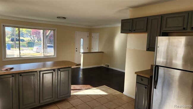 Building Photo - 7720 Amboy St