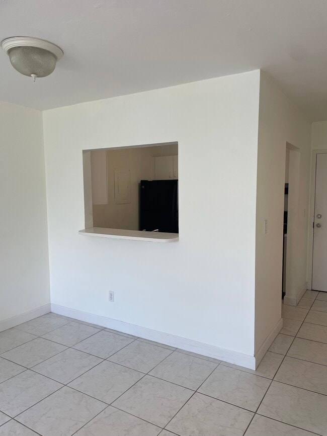 Foto del edificio - 2160 SW 16th Ave