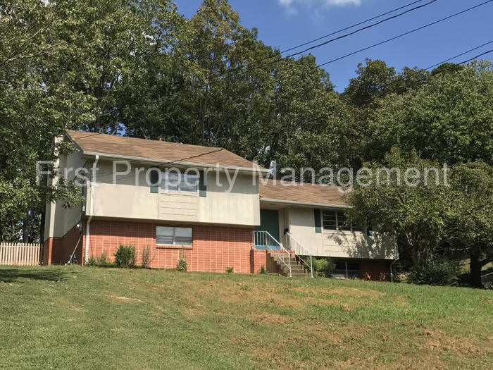 Primary Photo - Rent Special on This 4 Bed House