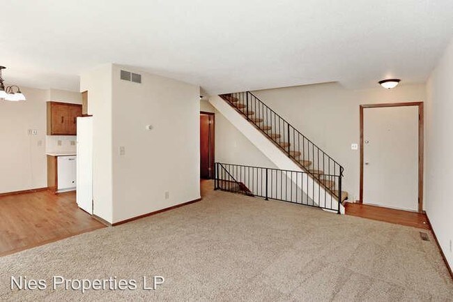 Building Photo - 2043 S White Oak Dr