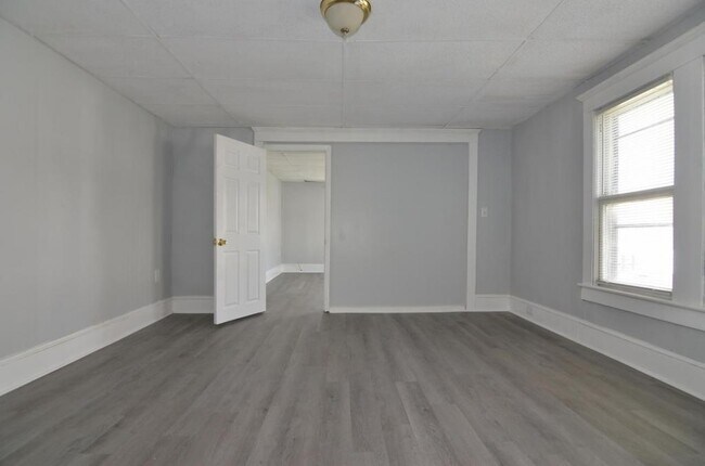 Foto del edificio - 38 Belmont St, Apt 3