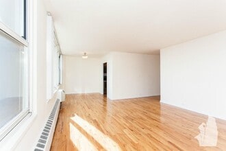 Building Photo - 5650 N Sheridan Rd