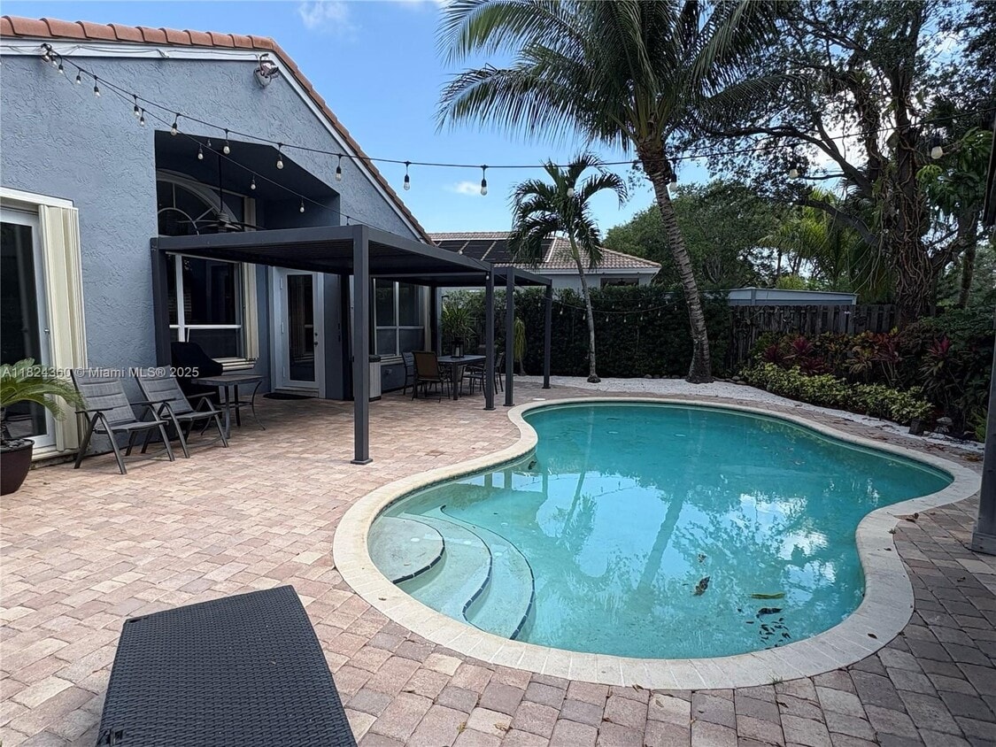 Foto principal - 1151 NW 130th Ave