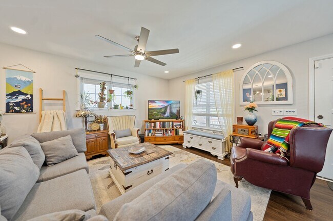 Building Photo - Charming 3BR Row House near Downtown Durha...