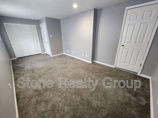 Building Photo - 902 E Marley Dr