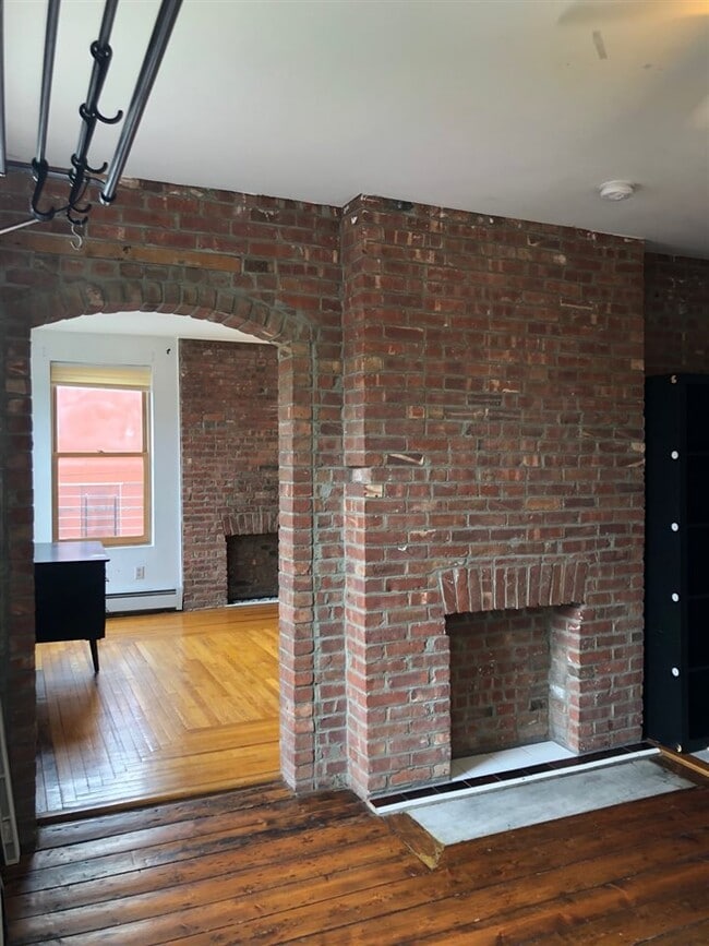 Building Photo - 611 Jersey Ave