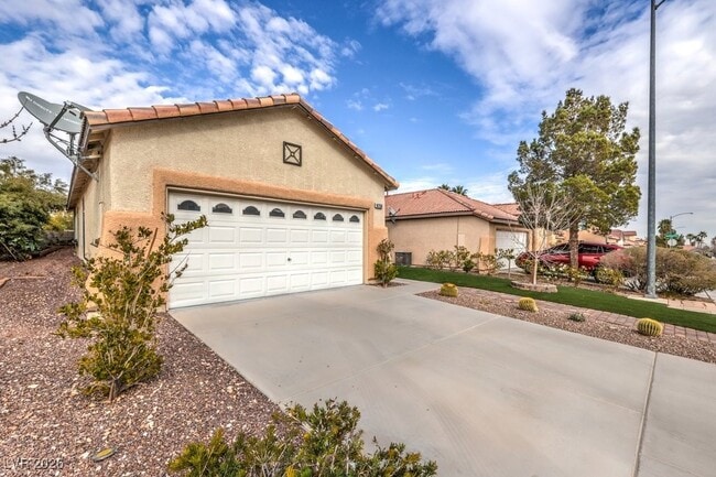 Building Photo - 9758 Vista Crest Ave