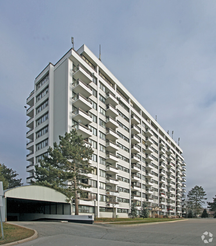 Primary Photo - Rosslynn Arms Apartments