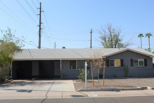 Building Photo - 757 E Loyola Dr