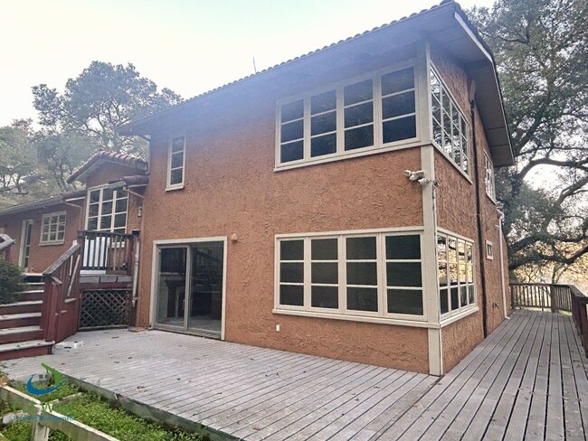 Building Photo - $4,595 - Large Gorgeous 3/2 Tri-Level Home with Beautiful Views in Gilroy near Wineries