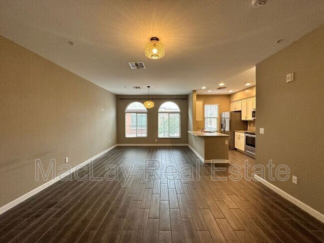 Building Photo - 240 W Juniper Ave